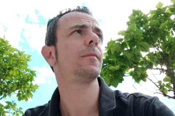 Stefano R., multato per aver dato le briciole ai piccioni