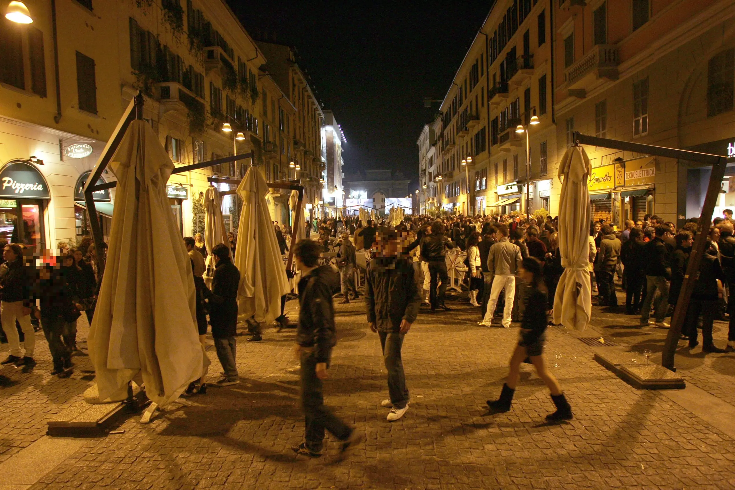 Movida selvaggia: 9 aree di Milano sottoposte a tutela. Quali sono, cosa  può cambiare e quando