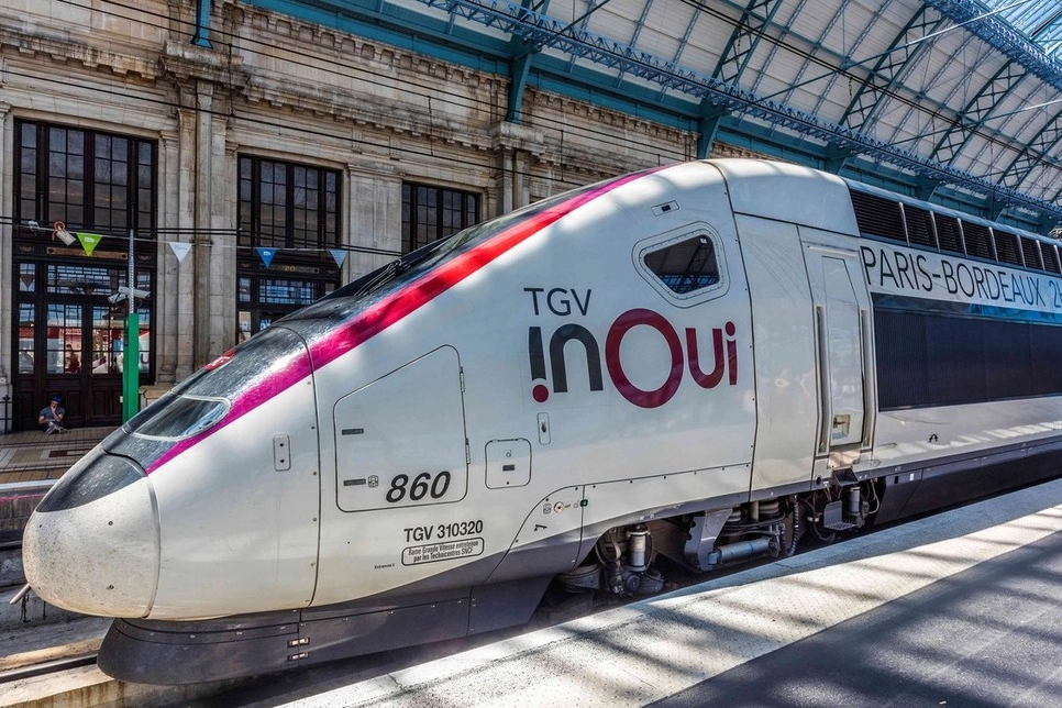 Un Tgv Inoui attivo sulla linea Parigi-Bordeaux