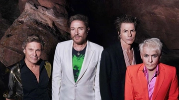 Duran Duran a Milano, concerto in 20 canzoni per 45 anni di storia: "Ma le nostre prime esperienze in Italia furono un mezzo flop"