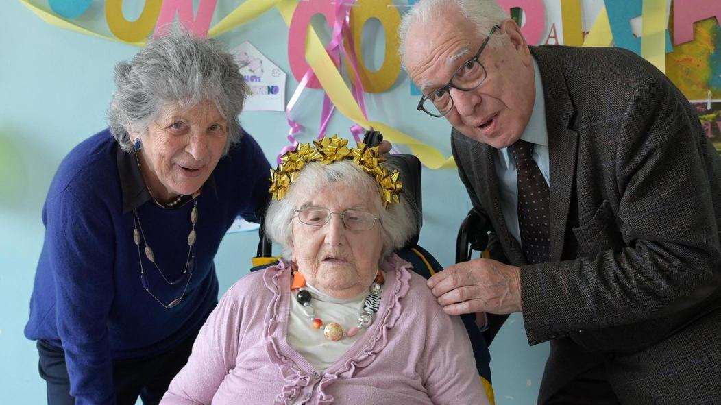 grande festa per lucia  ha spento 111 candeline