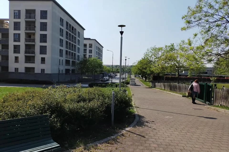 Il parchetto tra le vie Jan Palach e Donna Prassede al quartiere Torretta