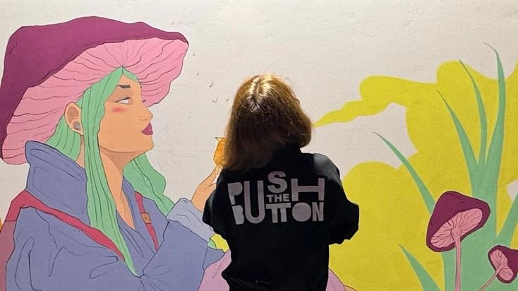 Street artist che partecipa all’evento