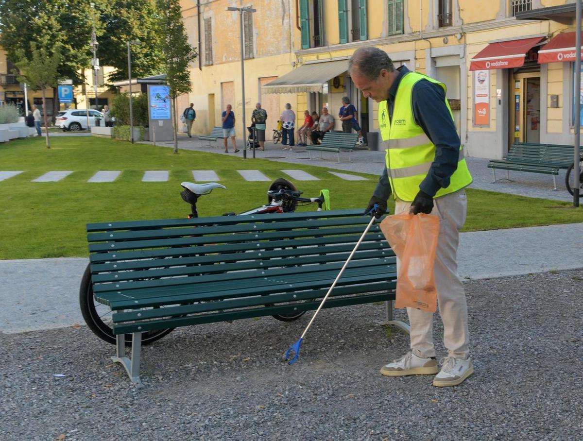 Tra sport e tutela dell’ambiente. L’esempio di sindaco e assessori. Guanti e sacchi contro il degrado Tra sport e tutela dell’ambiente. L’esempio di sindaco e assessori. Guanti e sacchi contro il degrado