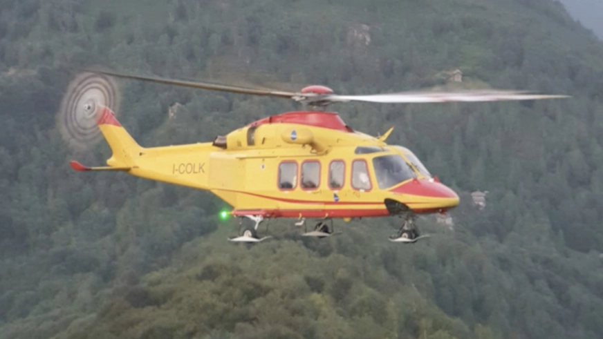 L'eliambulanza è intervenuta per soccorrere l'anziano fungiatt
