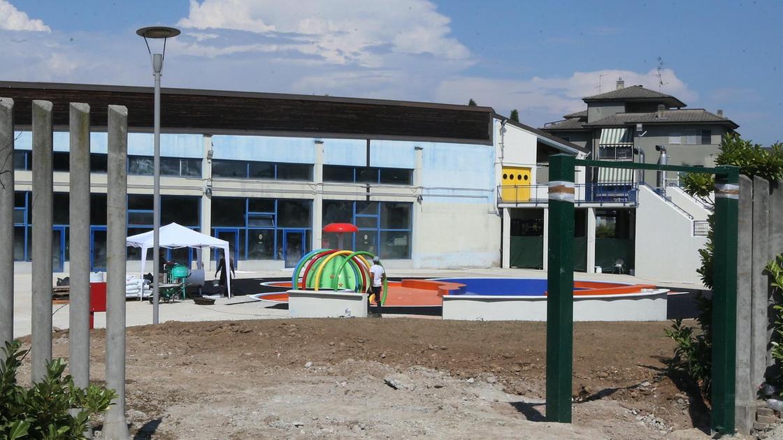 Il cantiere della piscina. Lavori finiti, ora i collaudi Il cantiere della piscina. Lavori finiti, ora i collaudi
