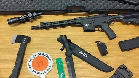 Commerciante nei guai: denuncia, super multa e sequestro di merce per 120mila euro. I vigili lo hanno scoperto dopo aver intercettato uno dei mezzi lanciato a 60 chilometri orari. Commerciante nei guai: denuncia, super multa e sequestro di merce per 120mila euro. I vigili lo hanno scoperto dopo aver intercettato uno dei mezzi lanciato a 60 chilometri orari.