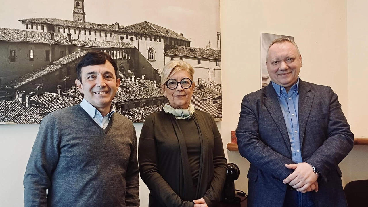Da sinistra Renato Scarano l’assessore Paola Roberta Motta e Massimo Negri nell’incontro avvenuto a Vigevano Da sinistra Renato Scarano l’assessore Paola Roberta Motta e Massimo Negri nell’incontro avvenuto a Vigevano