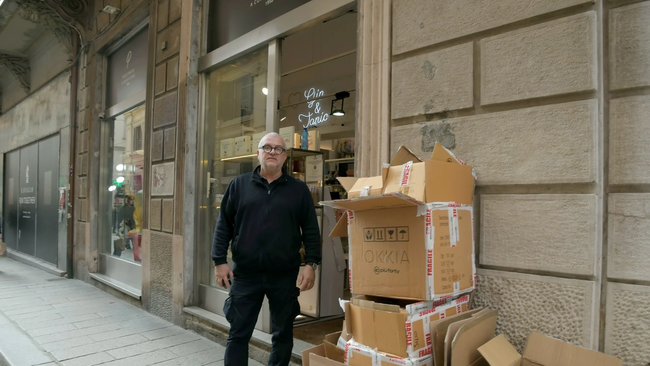 Pietro Pesci attendeva 16 scatoloni di prodotti ma il carico-scarico era occupato Pietro Pesci attendeva 16 scatoloni di prodotti ma il carico-scarico era occupato