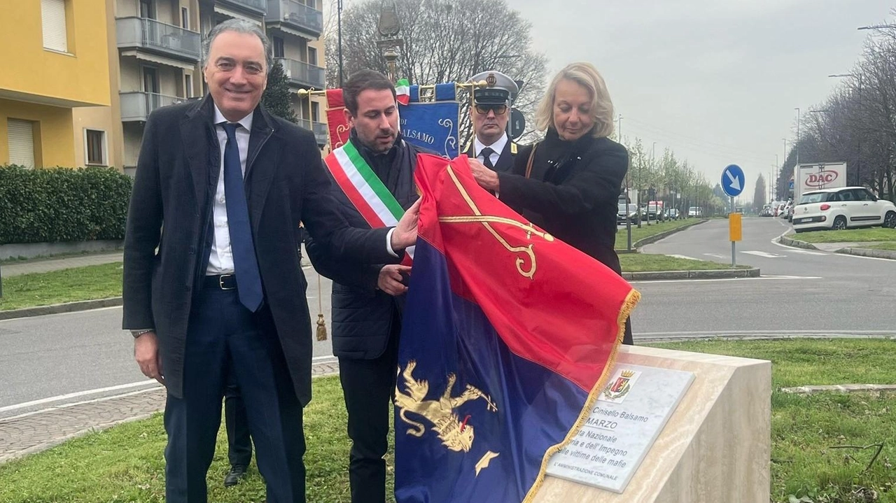 Un nuovo monumento in città dedicato a tutte le vittime di mafia. Studenti e istituzioni lo hanno inaugurato in via...