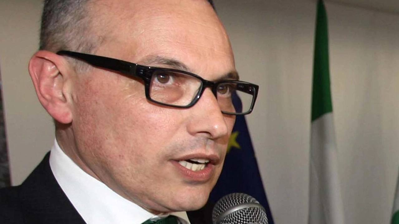 Jonny Crosio (foto) torna alle origini, a quelle della Lega Nord di Bossi e Miglio. Arriva anche in provincia... Jonny Crosio (foto) torna alle origini, a quelle della Lega Nord di Bossi e Miglio. Arriva anche in provincia...