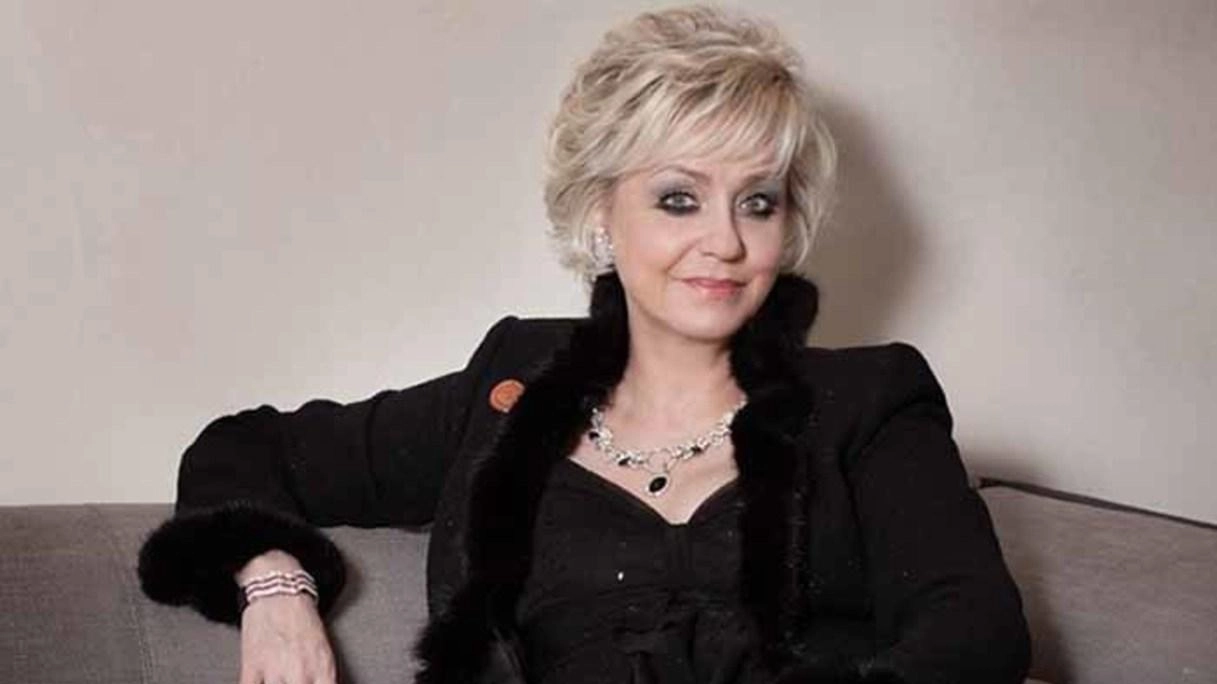 La regina dei salotti meneghini si racconta: dalla nonna soprano ai City Angels "Quanti successi con gli Amici della Lirica. E pensare che sono stonata". La regina dei salotti meneghini si racconta: dalla nonna soprano ai City Angels "Quanti successi con gli Amici della Lirica. E pensare che sono stonata".