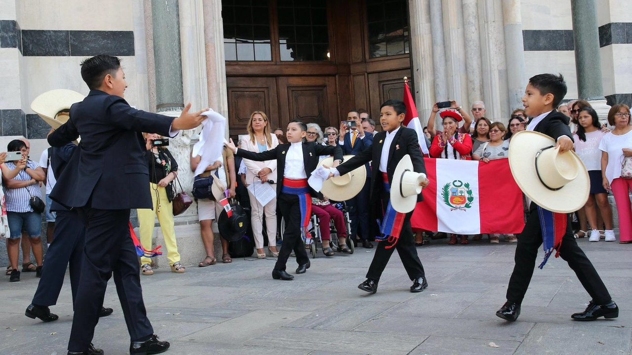 La comunità brianzola ha ricordato l’indipendenza con una messa colorata La comunità brianzola ha ricordato l’indipendenza con una messa colorata