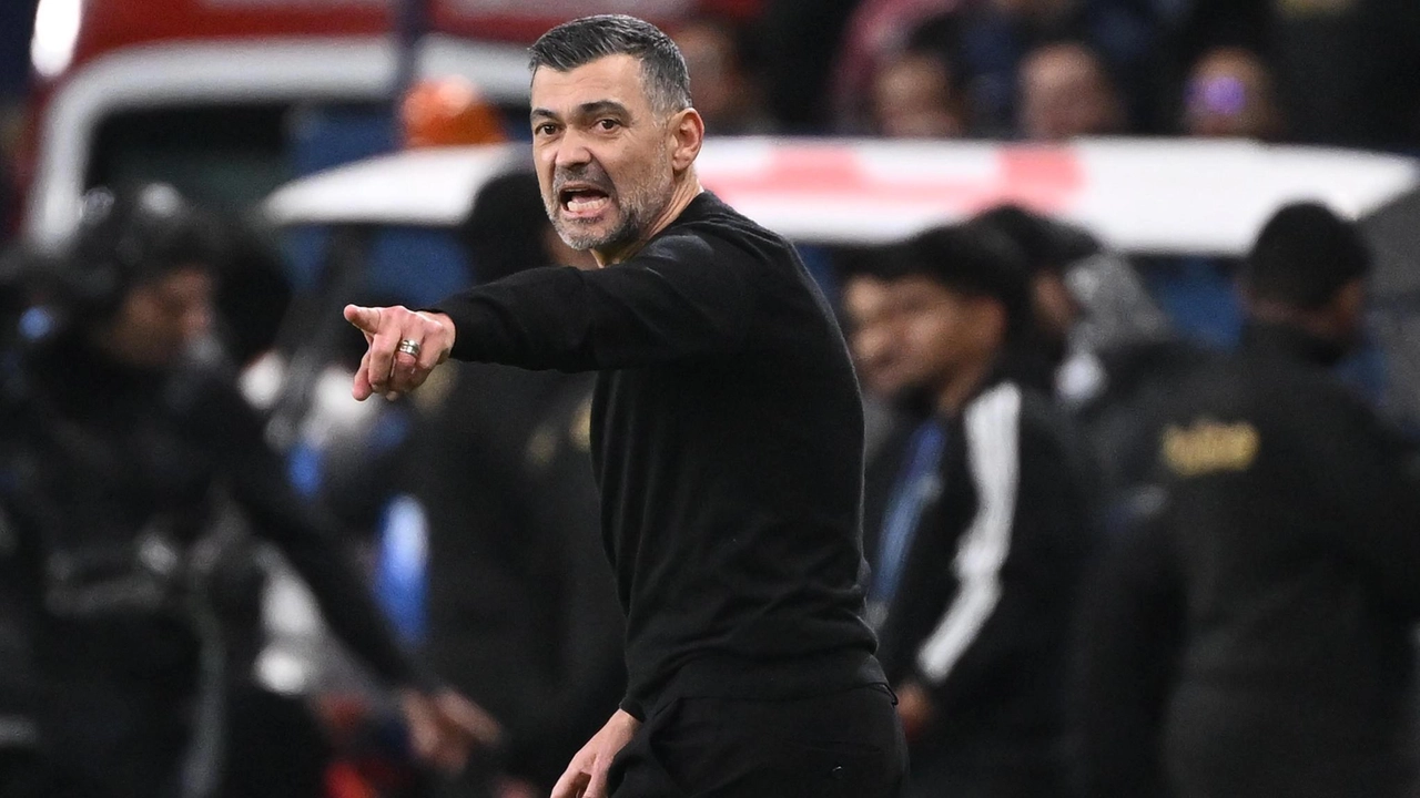 Sergio Conceiçao (50 anni) è arrivato al Milan dopo 7 campionati con il Porto durante i quali ha conquistato 11 trofei in totale Sergio Conceiçao (50 anni) è arrivato al Milan dopo 7 campionati con il Porto durante i quali ha conquistato 11 trofei in totale
