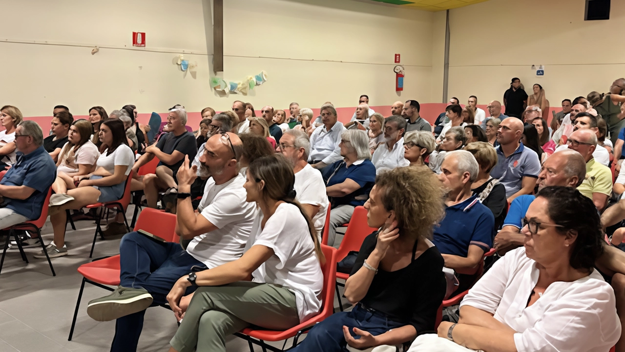 Accesa assemblea pubblica sui cambiamenti viabilistici nella frazione. Il sindaco tira dritto, ma per i residenti "gli interventi non sono giustificati". Accesa assemblea pubblica sui cambiamenti viabilistici nella frazione. Il sindaco tira dritto, ma per i residenti "gli interventi non sono giustificati".
