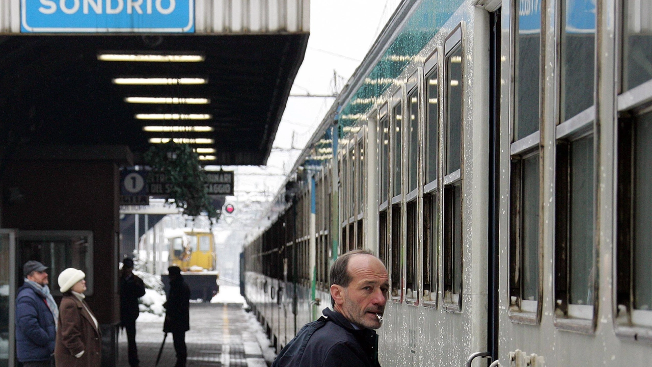 “L’indice di puntualità ai 5 minuti a febbraio è aumentato all’87,4%, oltre 6 punti in più rispetto allo stesso mese del 2024” rimarca l’assessore Franco Lucente “L’indice di puntualità ai 5 minuti a febbraio è aumentato all’87,4%, oltre 6 punti in più rispetto allo stesso mese del 2024” rimarca l’assessore Franco Lucente