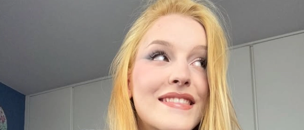 “Sono Niki Stabile, ho 20 anni e sono una ragazza un po’ incasinata”: l’ironia e l’attivismo passano da TikTok