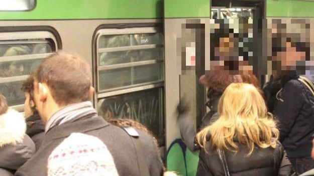 Le quattro borseggiatrici del metrò sono state prese alla fermata Loreto Le quattro borseggiatrici del metrò sono state prese alla fermata Loreto