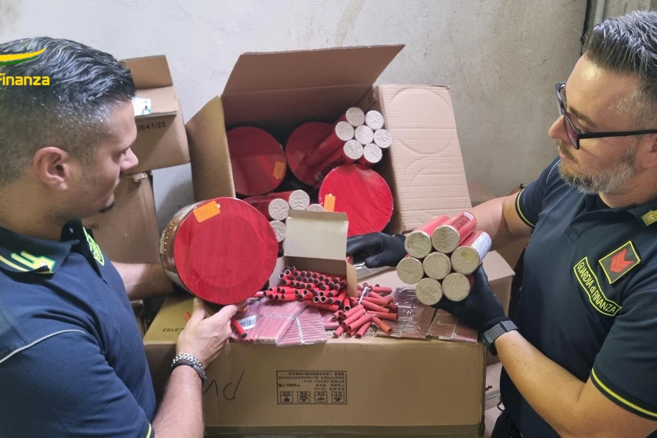Giochi pirotecnici custoditi illegalmente