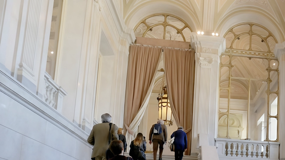 L'ingresso della Villa Reale di Monza nel Sistema museale nazionale porterebbe benefici finanziari, di protezione e turistici, ampliando le opportunità di visite e collaborazioni. L'ingresso della Villa Reale di Monza nel Sistema museale nazionale porterebbe benefici finanziari, di protezione e turistici, ampliando le opportunità di visite e collaborazioni.