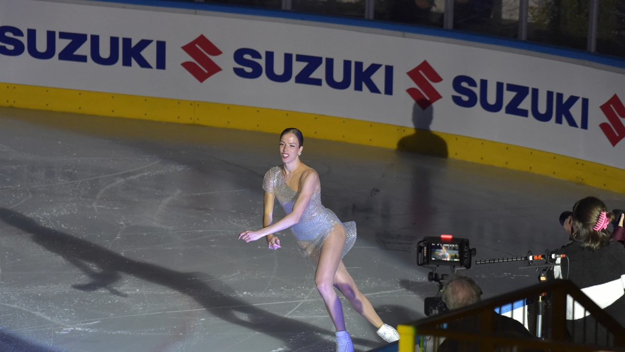 Carolina Kostner si è esibita nella serata di Ferragosto all’Ice Arena con i pattinatori giapponesi che si allenano in città in preparazione delle Olimpiadi Invernali di Milano-Cortina Carolina Kostner si è esibita nella serata di Ferragosto all’Ice Arena con i pattinatori giapponesi che si allenano in città in preparazione delle Olimpiadi Invernali di Milano-Cortina