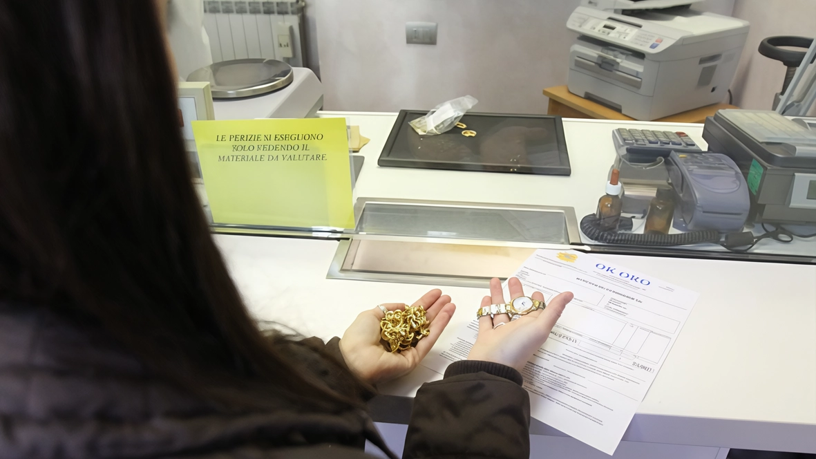 Tra i beneficiari, la dipendente costretta ad assumere obblighi dal marito violento Tra i beneficiari, la dipendente costretta ad assumere obblighi dal marito violento