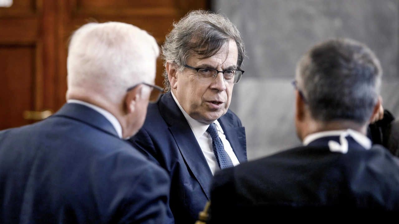 Elio Franzini oggi al Palazzo di giustizia Elio Franzini oggi al Palazzo di giustizia