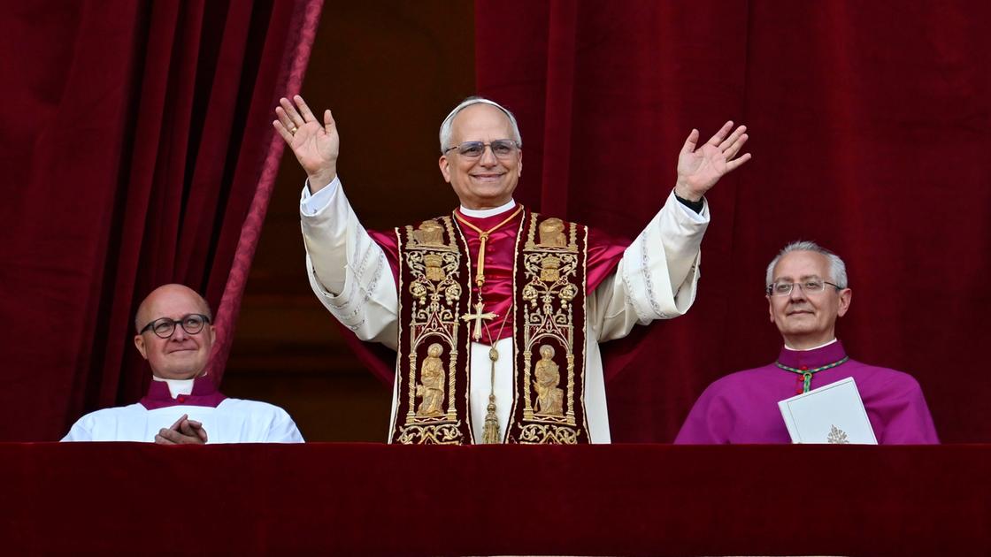 Papa Leone XIV, Fontana: “Auguri da tutti i lombardi, non gli mancheranno coraggio e forza”. Delpini: “La Chiesa ambrosiana prega e ama il Pontefice” Papa Leone XIV, Fontana: “Auguri da tutti i lombardi, non gli mancheranno coraggio e forza”. Delpini: “La Chiesa ambrosiana prega e ama il Pontefice”