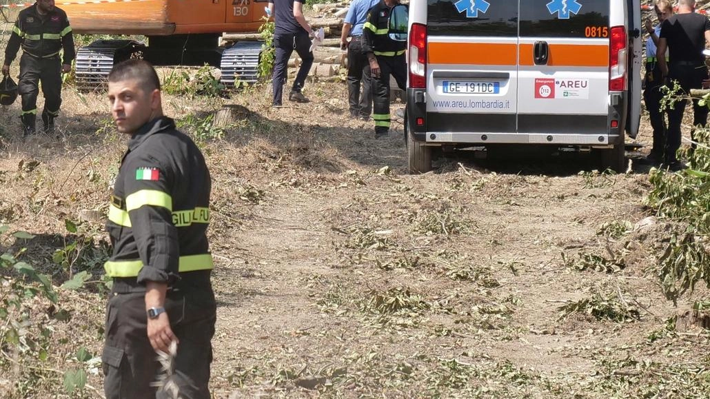 Due incidenti di campagna in provincia di Pavia: un uomo ferito da un toro a Valle Lomellina e un anziano caduto da una scala a Montalto Pavese. Entrambi non in pericolo di vita. Due incidenti di campagna in provincia di Pavia: un uomo ferito da un toro a Valle Lomellina e un anziano caduto da una scala a Montalto Pavese. Entrambi non in pericolo di vita.
