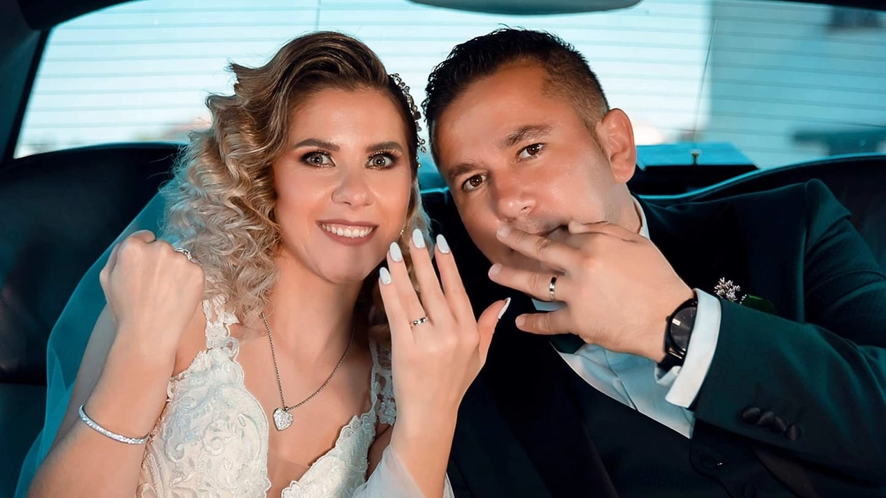 Andreea Michaela Antochi, 30 anni con il marito Florin Catalin Lovin Andreea Michaela Antochi, 30 anni con il marito Florin Catalin Lovin
