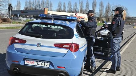 La polizia è intervenuta dopo la segnalazione di un furto a un Duty Free dello scalo La polizia è intervenuta dopo la segnalazione di un furto a un Duty Free dello scalo