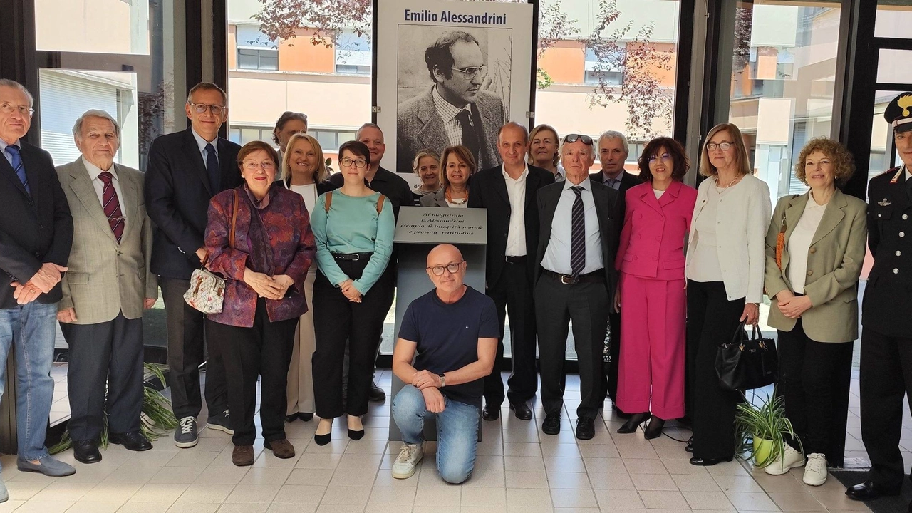 La cerimonia di intitolazione del liceo di Vittuone a Emilio Alessandrini La cerimonia di intitolazione del liceo di Vittuone a Emilio Alessandrini