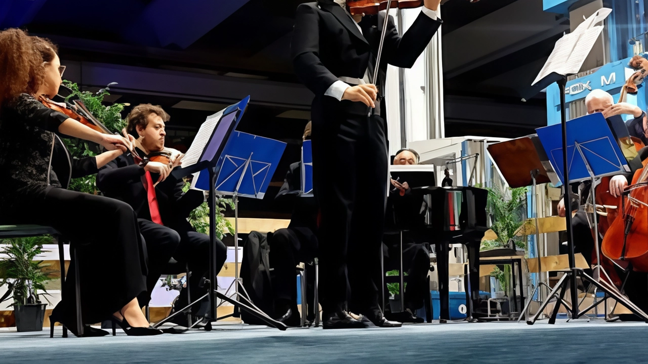 l maestro Lorenzo Meraviglia suonerà il violino Omobono Stradivari del 1730 l maestro Lorenzo Meraviglia suonerà il violino Omobono Stradivari del 1730
