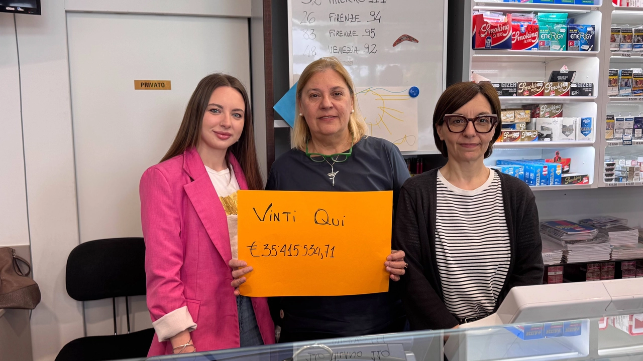 La vincita al punto vendita Sisal di Eleonora Bocchio, a Desenzano del Garda La vincita al punto vendita Sisal di Eleonora Bocchio, a Desenzano del Garda