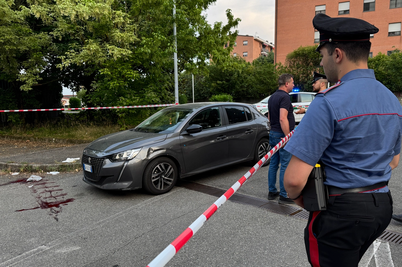 I rilievi dei carabinieri sul luogo della sparatoria del 6 giugno (Mdf)