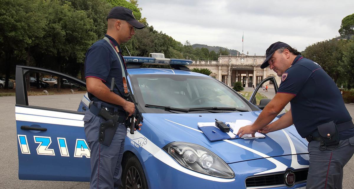Monza, al volante con la patente del cugino: tradito dalla foto, era ricercato per una rapina Monza, al volante con la patente del cugino: tradito dalla foto, era ricercato per una rapina