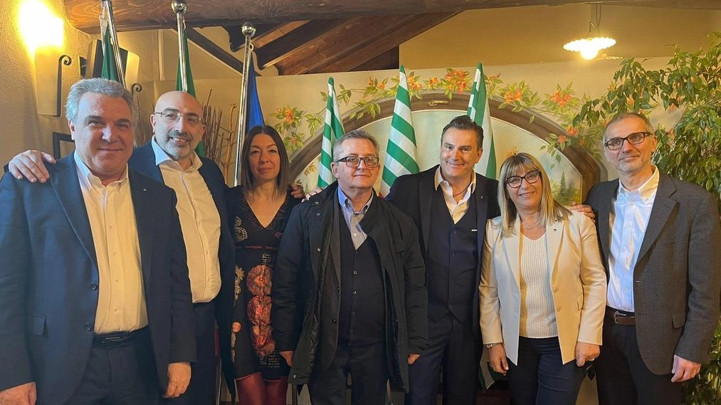 Fabio Nava, terzo da destra, accanto al suo predecessore, Ugo Duci Fabio Nava, terzo da destra, accanto al suo predecessore, Ugo Duci