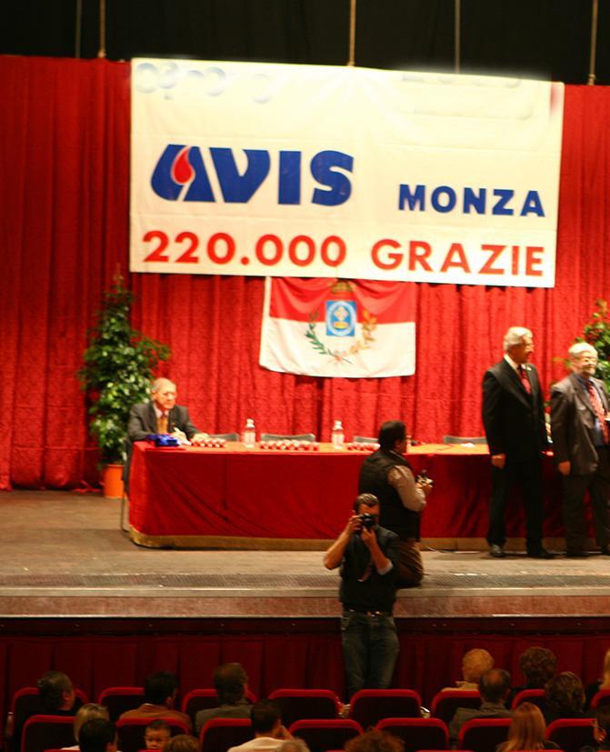 Avis spegne novanta candeline. Festa e solidarietà ai Boschetti Avis spegne novanta candeline. Festa e solidarietà ai Boschetti