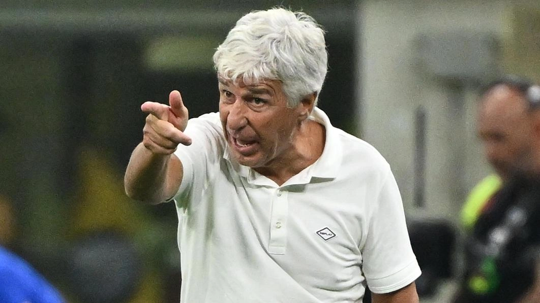 Le indicazioni da bordo campo di Gian Piero Gasperini, allenatore dell’Atalanta Le indicazioni da bordo campo di Gian Piero Gasperini, allenatore dell’Atalanta