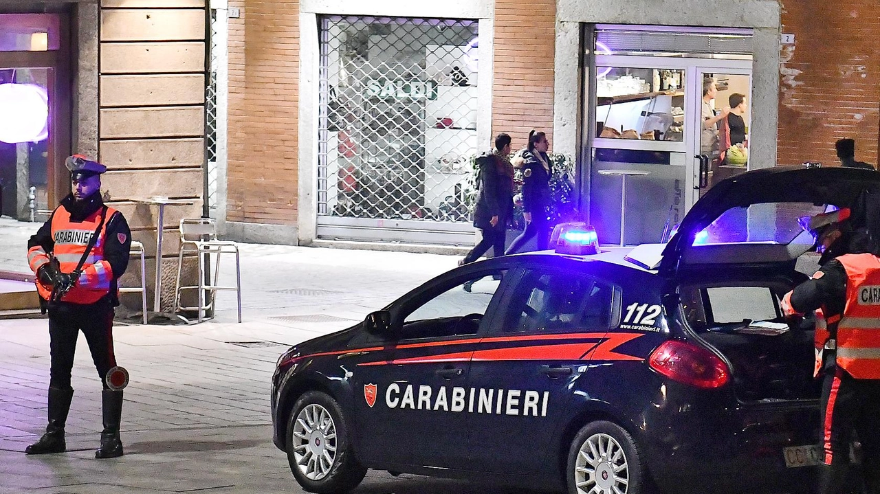 Due ventenni in carcere per estorsioni, minacce e la rapina di un’auto nell’Erbese Due ventenni in carcere per estorsioni, minacce e la rapina di un’auto nell’Erbese