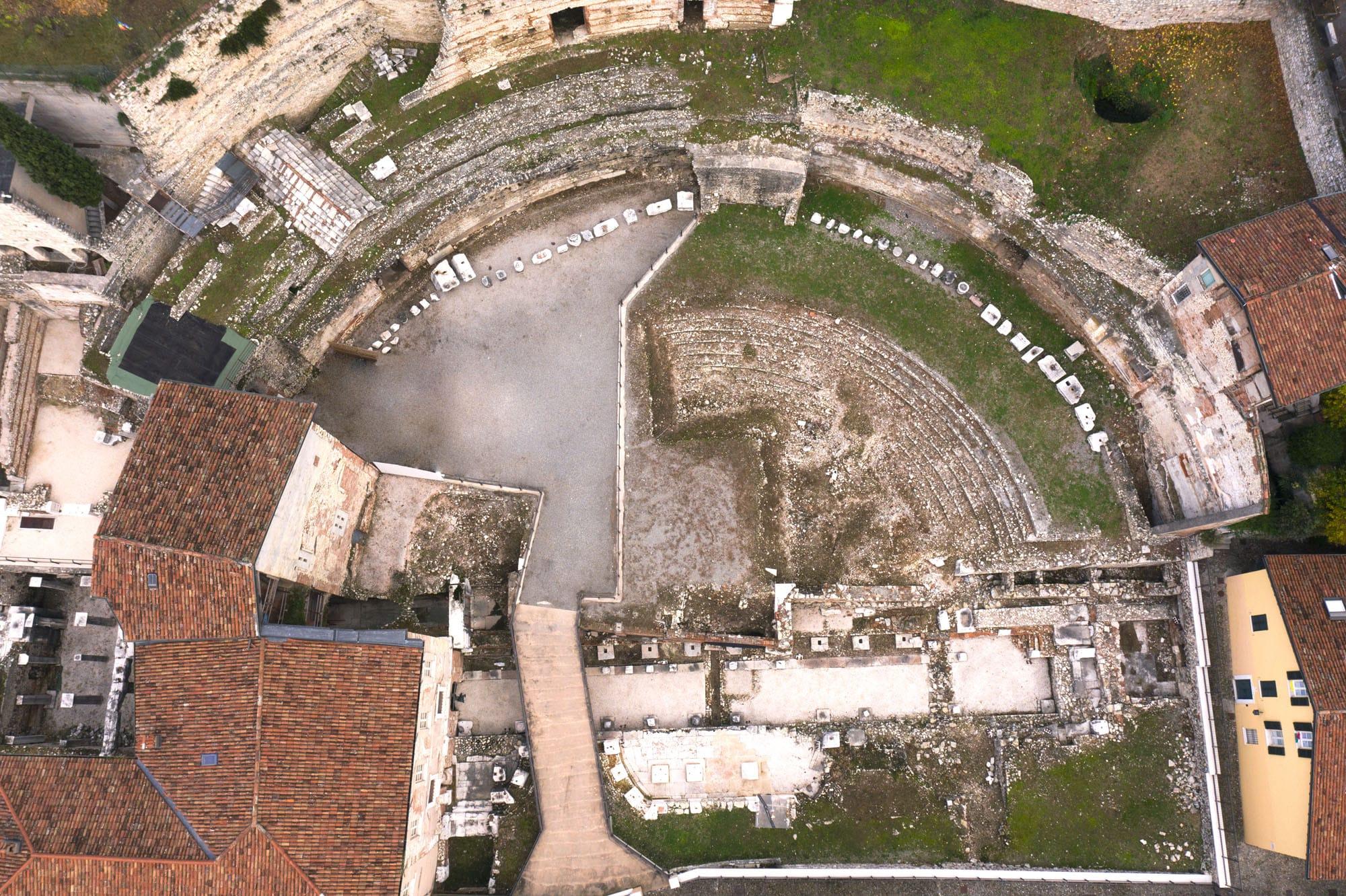 Teatro romano di Brescia, al via gli scavi archeologici Teatro romano di Brescia, al via gli scavi archeologici