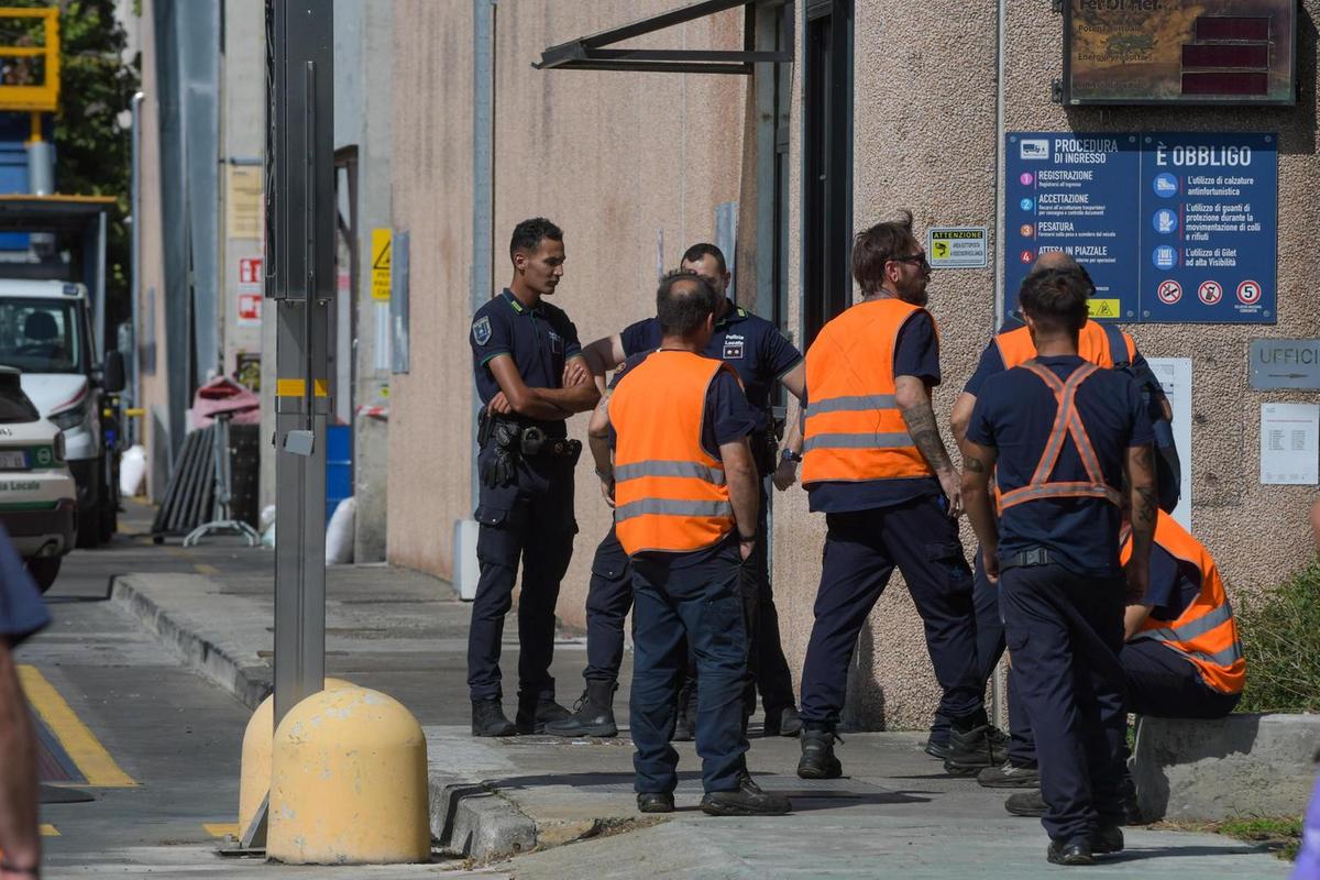 l8217ennesima tragedia cade dal tetto e muore l8217ho visto a terra siamo tutti sotto choc