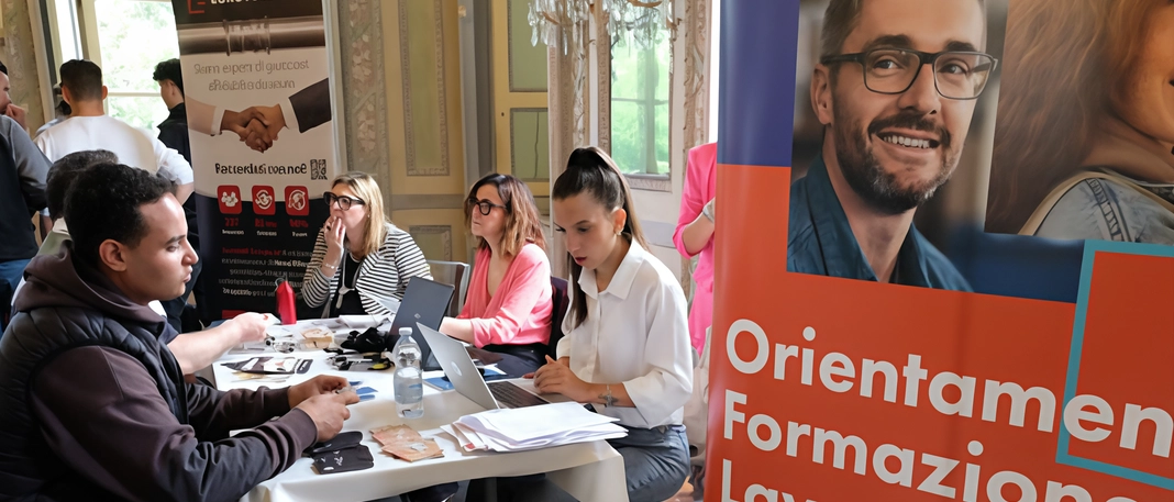 Un Job day da record. La Reggia si trasforma in “ufficio del lavoro”. I sogni di 600 candidati