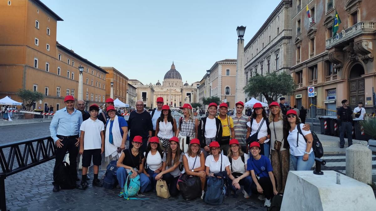 Carlo Acutis santo: i primi pellegrini in piazza San Pietro dopo una notte di viaggio