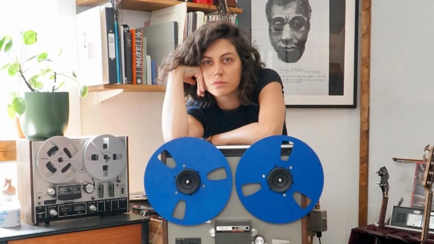 Marta Salogni, 35 anni, sound engineer e producer bresciana, ha collaborato con Björk, Depeche Mode, Frank Ocean, David Byrne, Goldfrapp e Subsonica