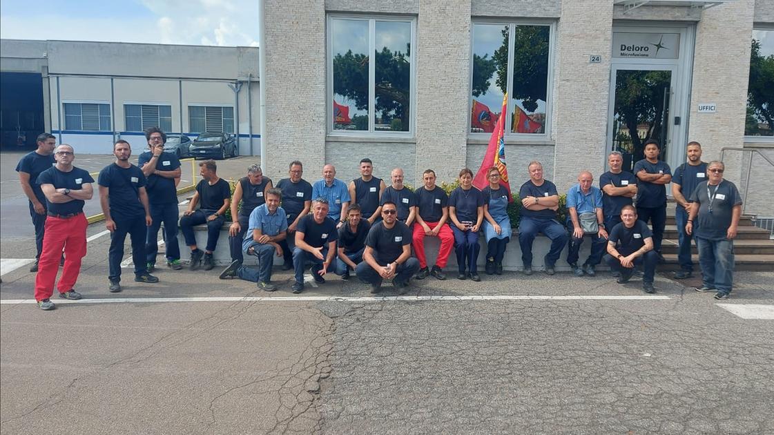 Si dimentica di rinnovare la 104 per assistere la moglie malata: sindacalista della Deloro di Pieve licenziato, sciopero a oltranza dei colleghi Si dimentica di rinnovare la 104 per assistere la moglie malata: sindacalista della Deloro di Pieve licenziato, sciopero a oltranza dei colleghi