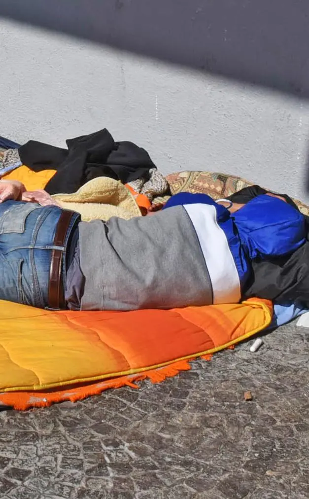 "Noi residenti, assediati dai clochard violenti e senza rispetto"