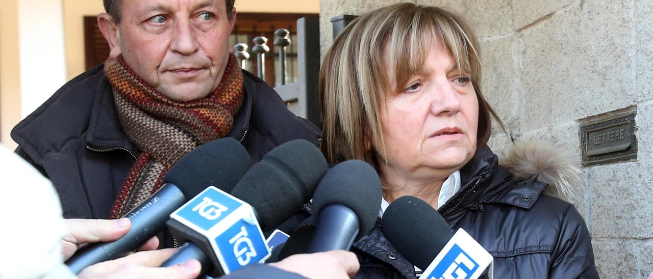 Garlasco, i genitori di Chiara Poggi: “C’è un solo colpevole ed è Alberto Stasi, e se ci sono “ignoti” può conoscerli solo lui…”