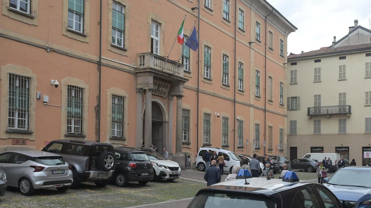 La vicenda risalente al maggio scorso sarebbe avvenuta all’interno del palazzo di giustizia. (Torres) La vicenda risalente al maggio scorso sarebbe avvenuta all’interno del palazzo di giustizia. (Torres)
