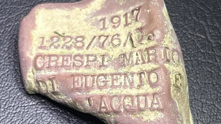 Una semplice passeggiata tra i campi di Novi Ligure si è trasformata in un gesto di memoria e riconoscenza....